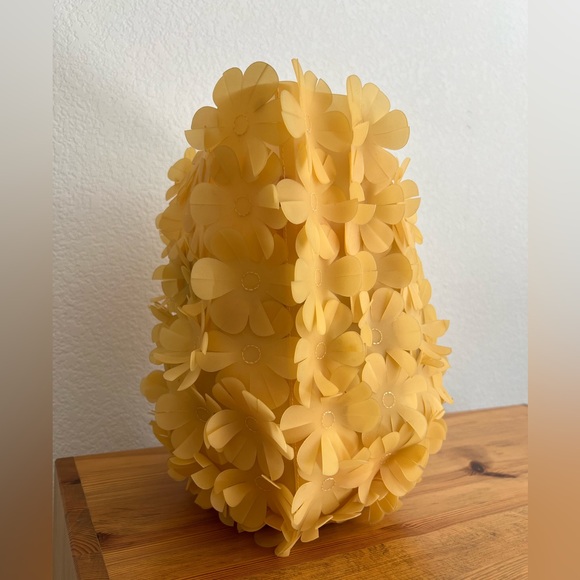 Juicy Couture Y2K PVC Yellow Flower 3D Tote - Picture 4 of 12